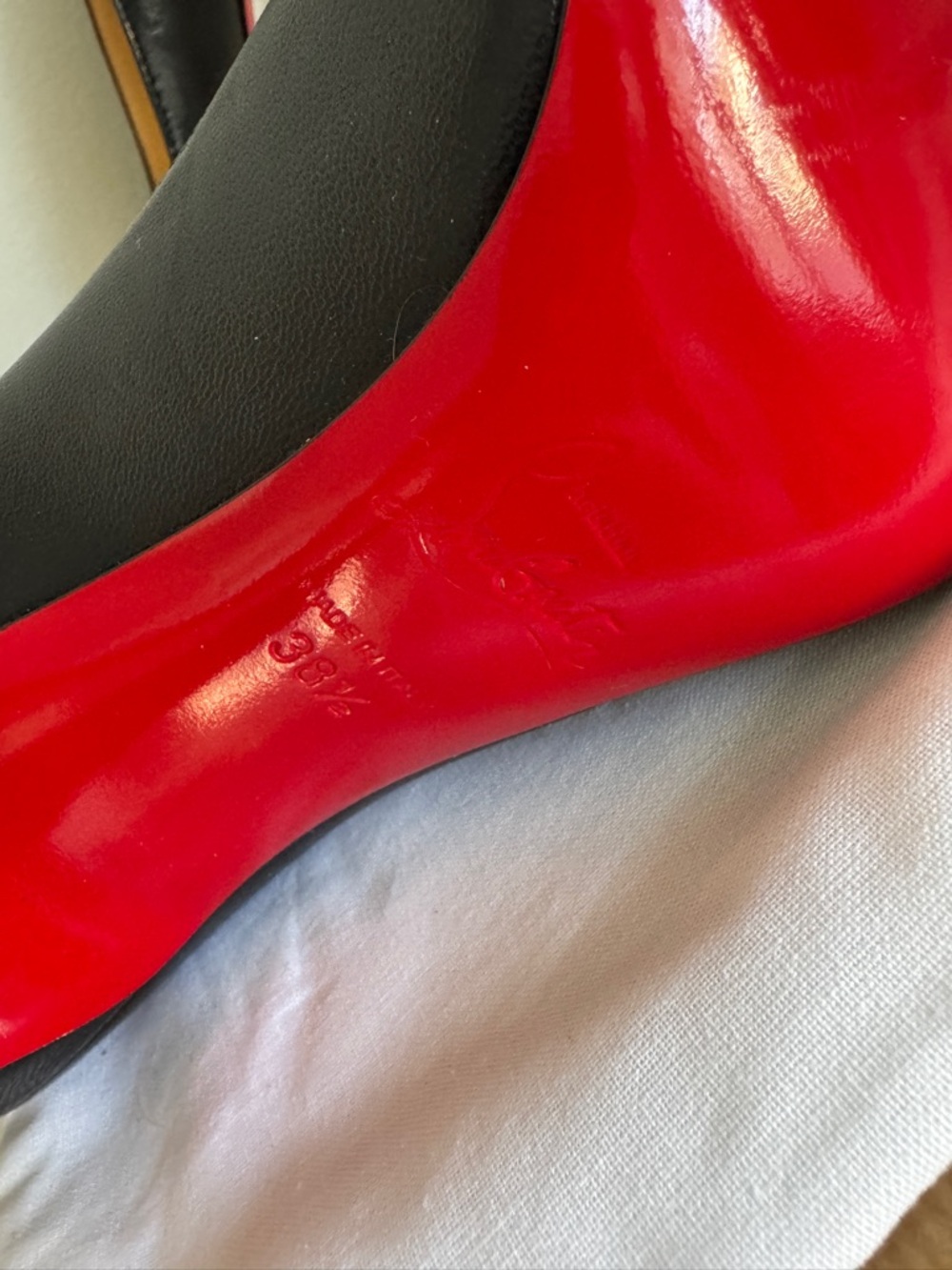 Christian Louboutin Black Leather Pointed-Toe Stiletto Pumps with Red Sole - Picture 6 of 8